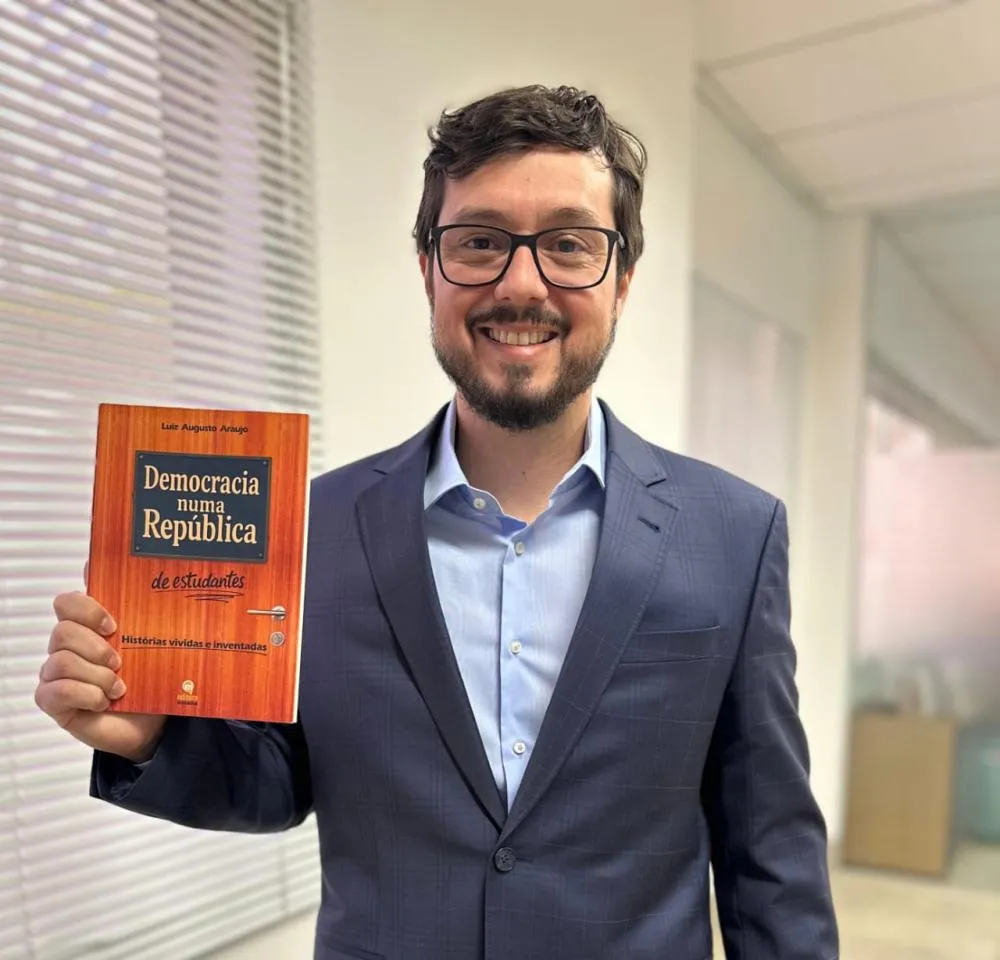 Histórias do universo de república estudantil ganham vida em novo livro