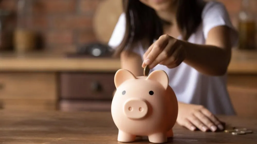 Educação financeira na infância: o cofrinho, a mesada e os primeiros passos para um futuro equilibrado