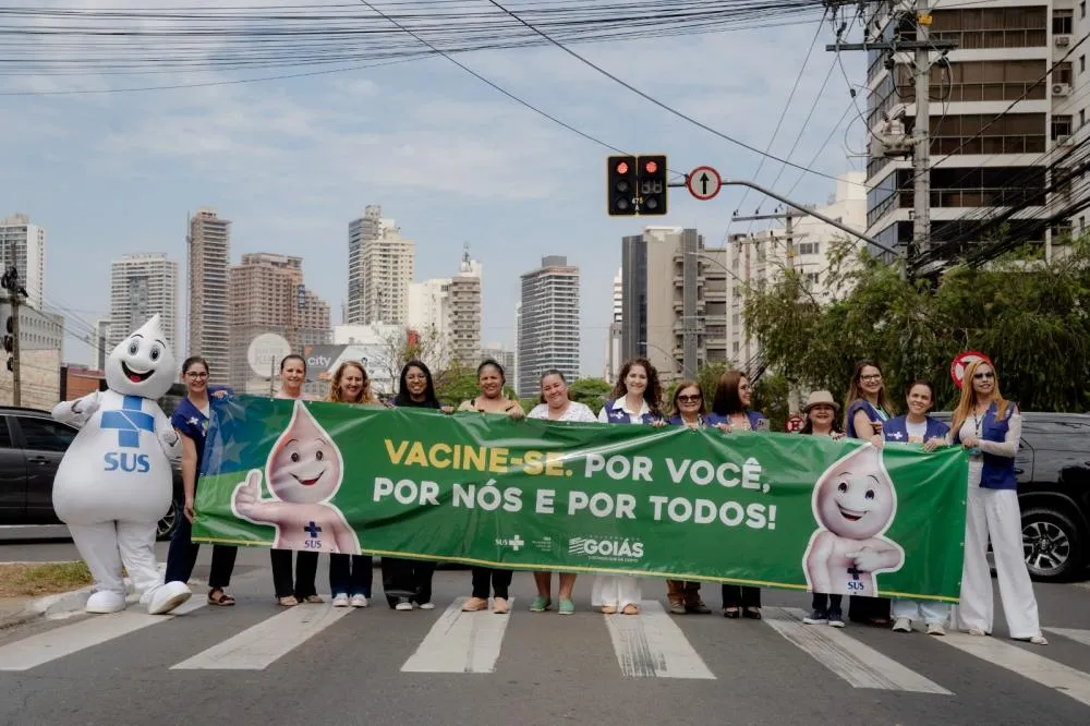 Saúde orienta moradores de Goiás a atualizarem o cartão de vacinação antes das viagens de férias